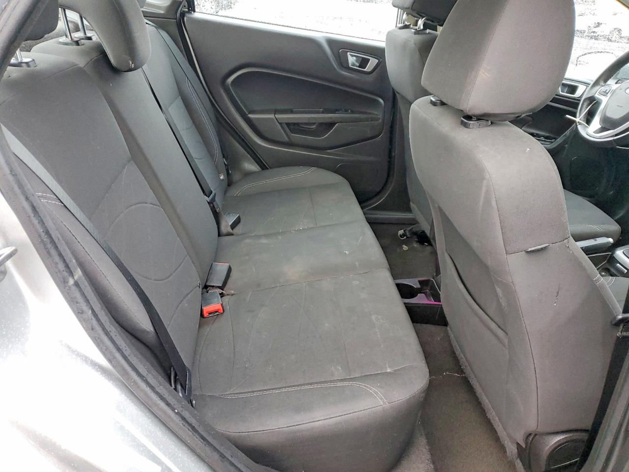 2015 FORD FIESTA SE photo 10