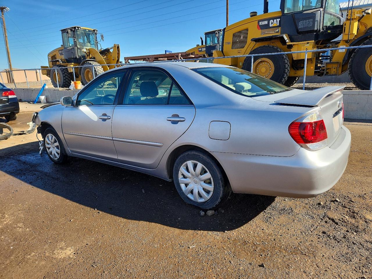 2006 TOYOTA CAMRY LE photo 2