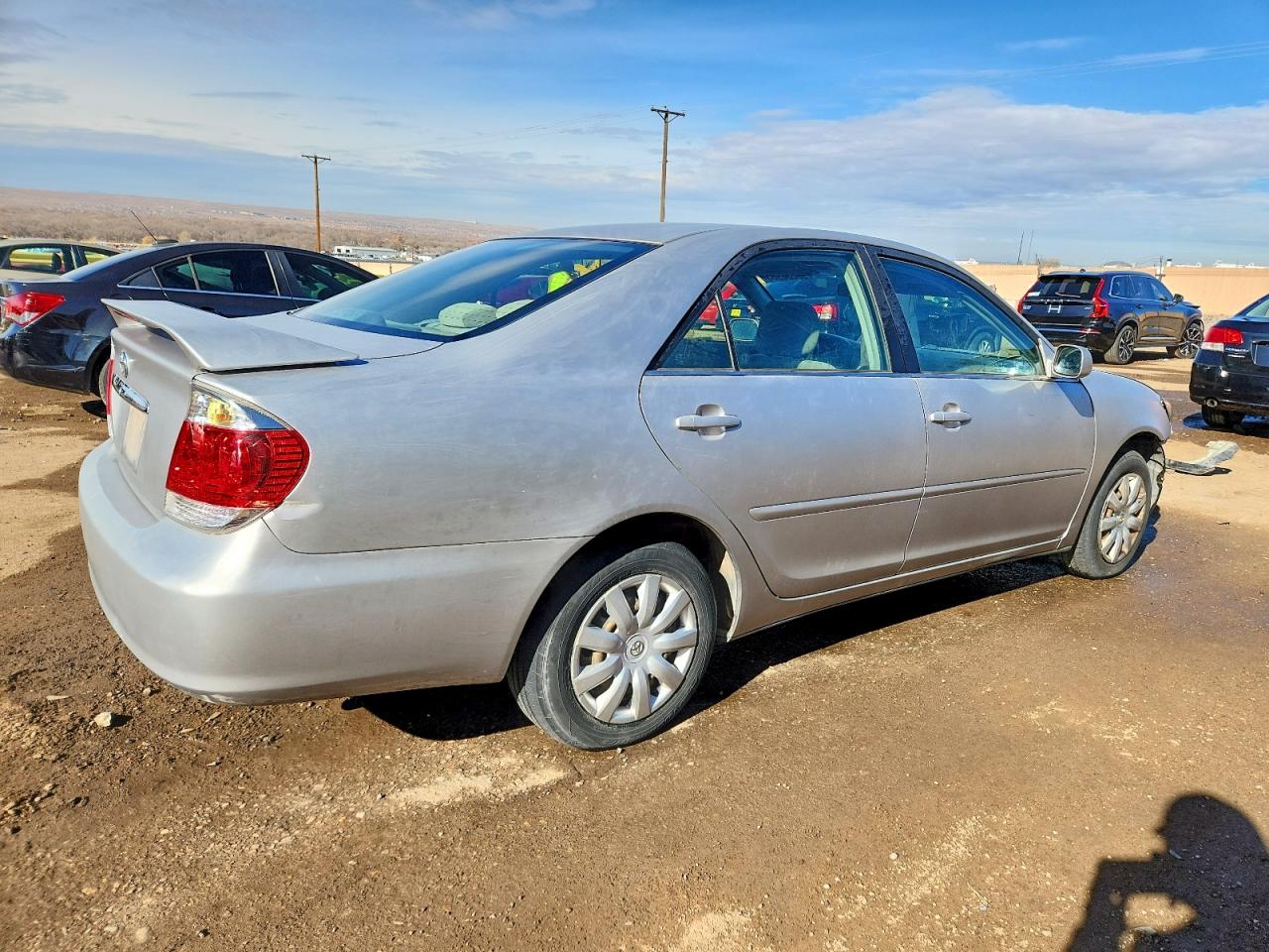 2006 TOYOTA CAMRY LE photo 3