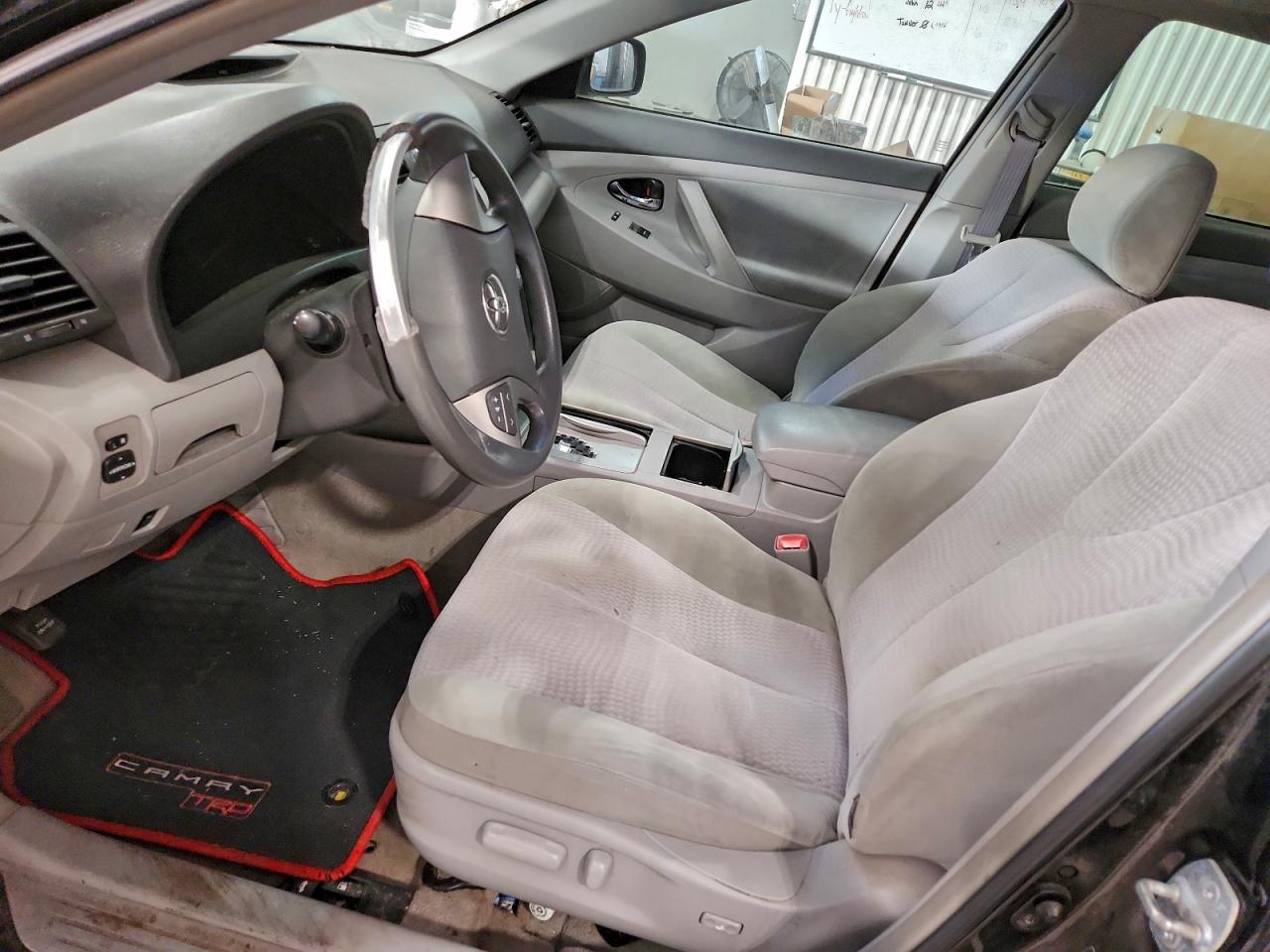 2010 TOYOTA CAMRY BASE photo 7