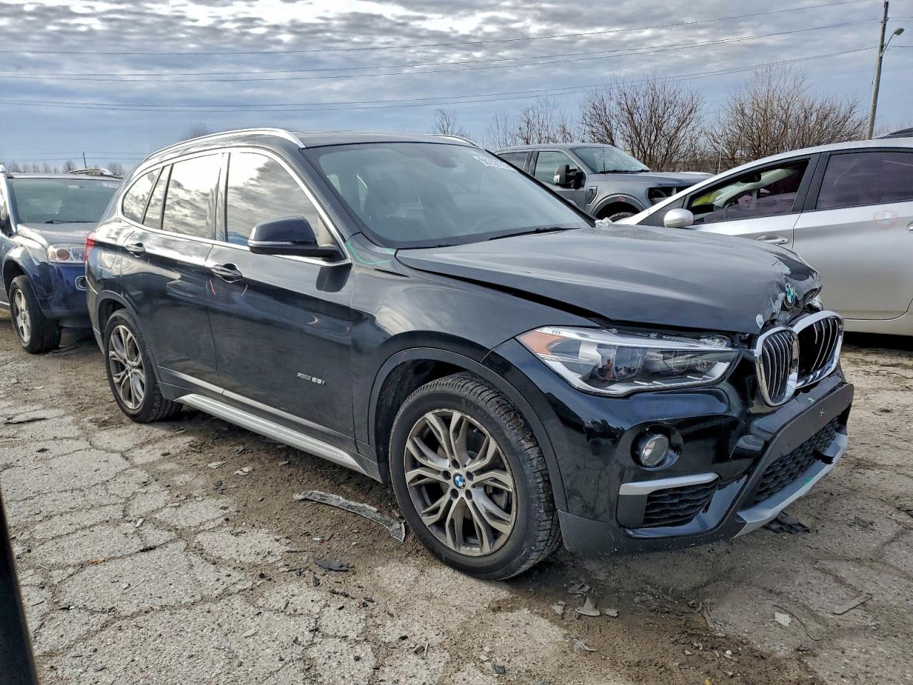 2016 BMW X1 XDRIVE28I photo 4