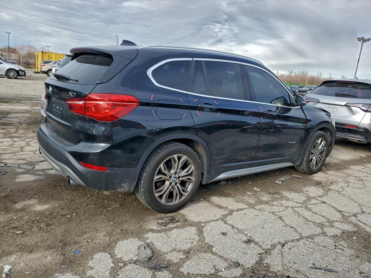 2016 BMW X1 XDRIVE28I photo 3