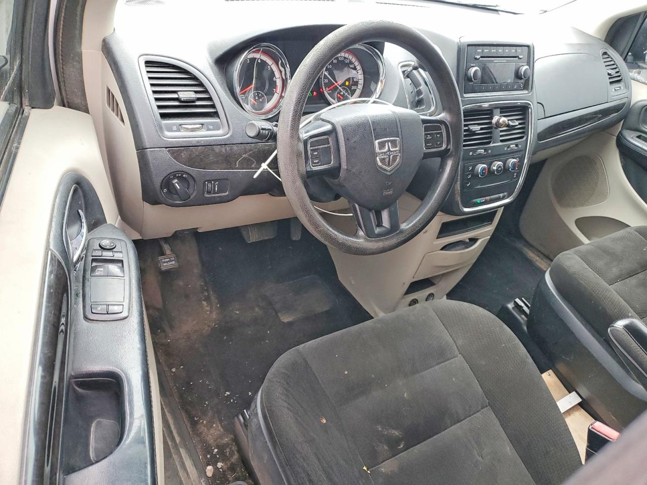 2015 DODGE GRAND CARAVAN SE photo 8