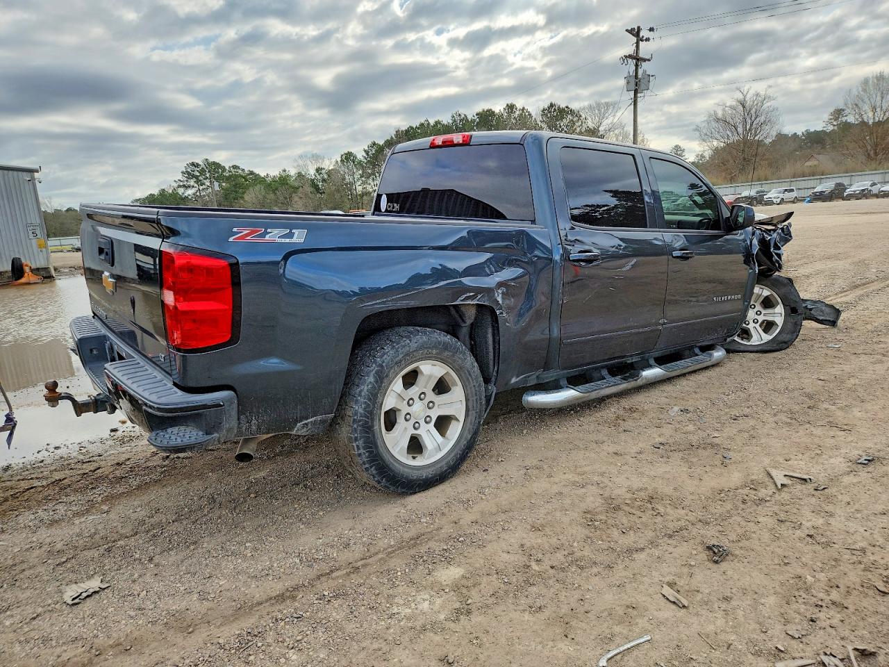 2017 CHEVROLET SILVERADO K1500 LT photo 3