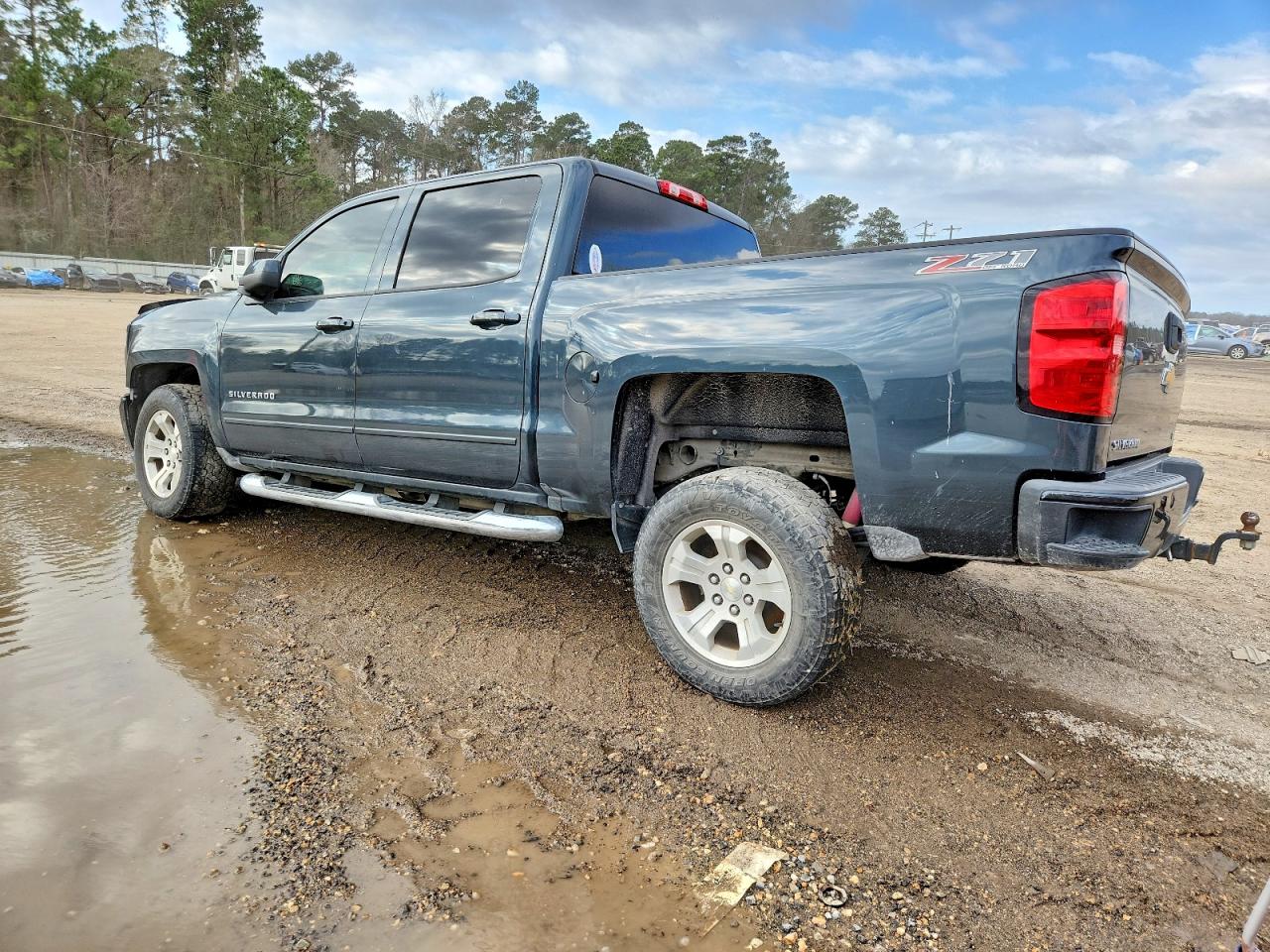 2017 CHEVROLET SILVERADO K1500 LT photo 2
