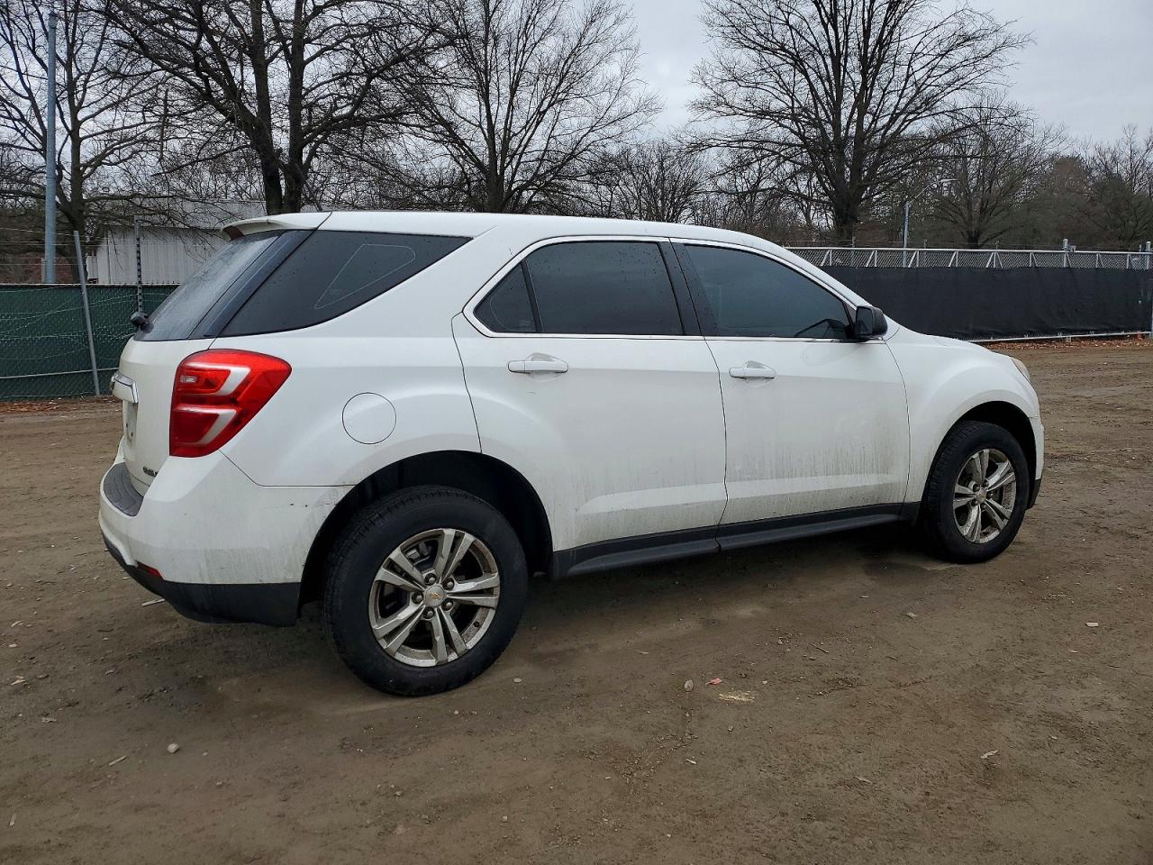 2016 CHEVROLET EQUINOX LS photo 3