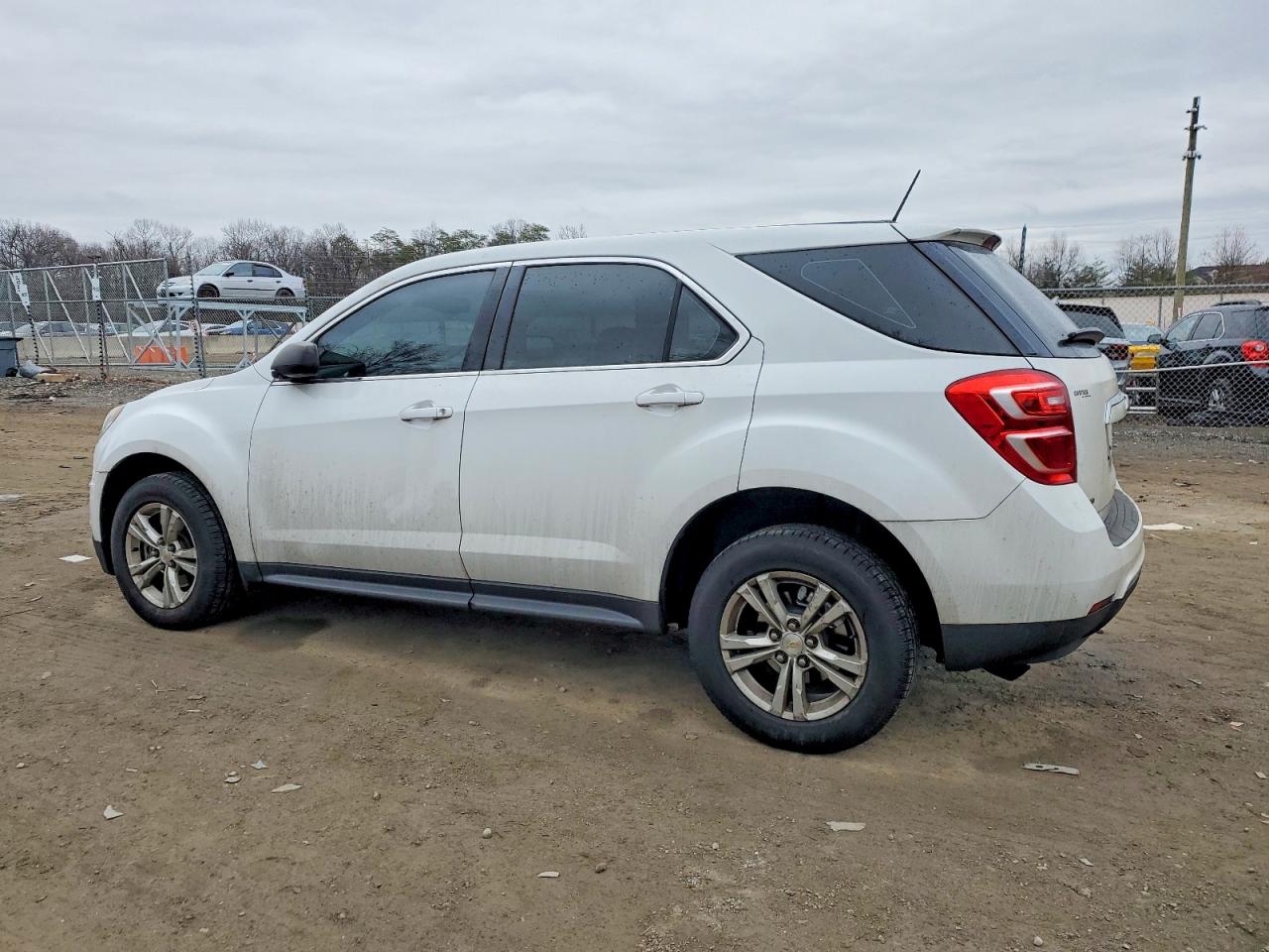 2016 CHEVROLET EQUINOX LS photo 2