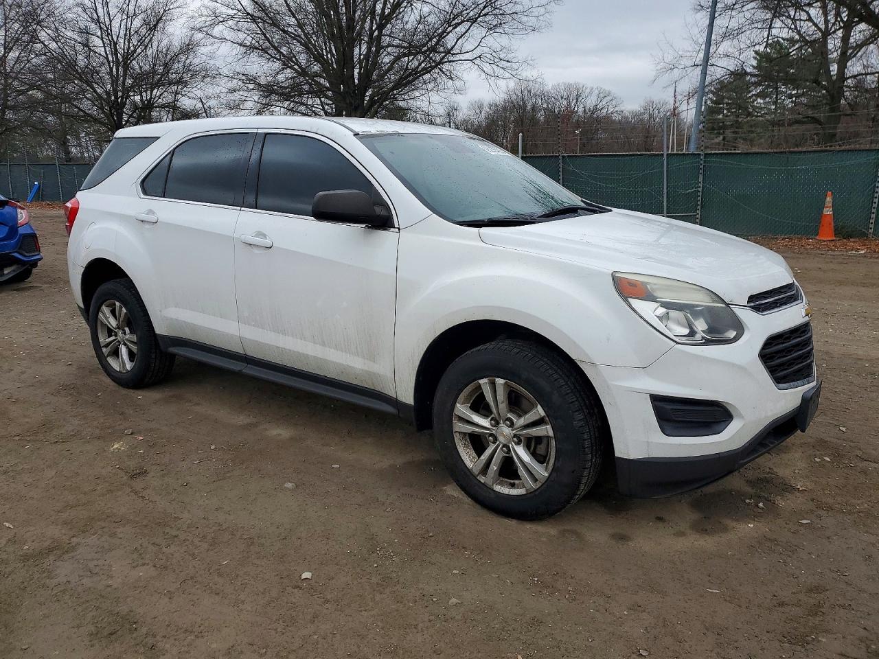 2016 CHEVROLET EQUINOX LS photo 4