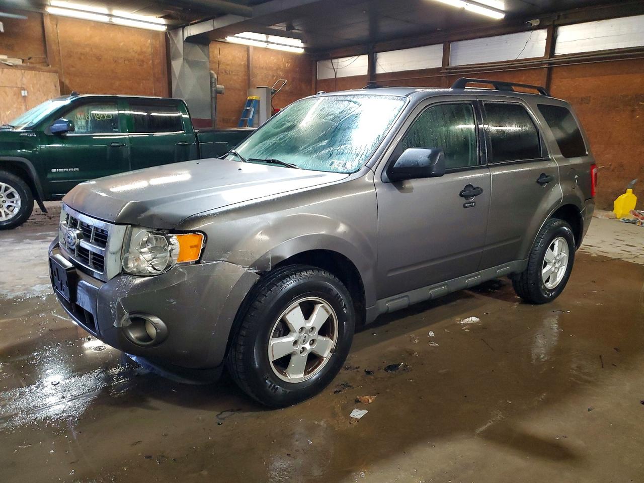 2010 FORD ESCAPE