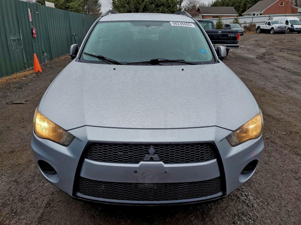 2011 MITSUBISHI OUTLANDER ES photo 5
