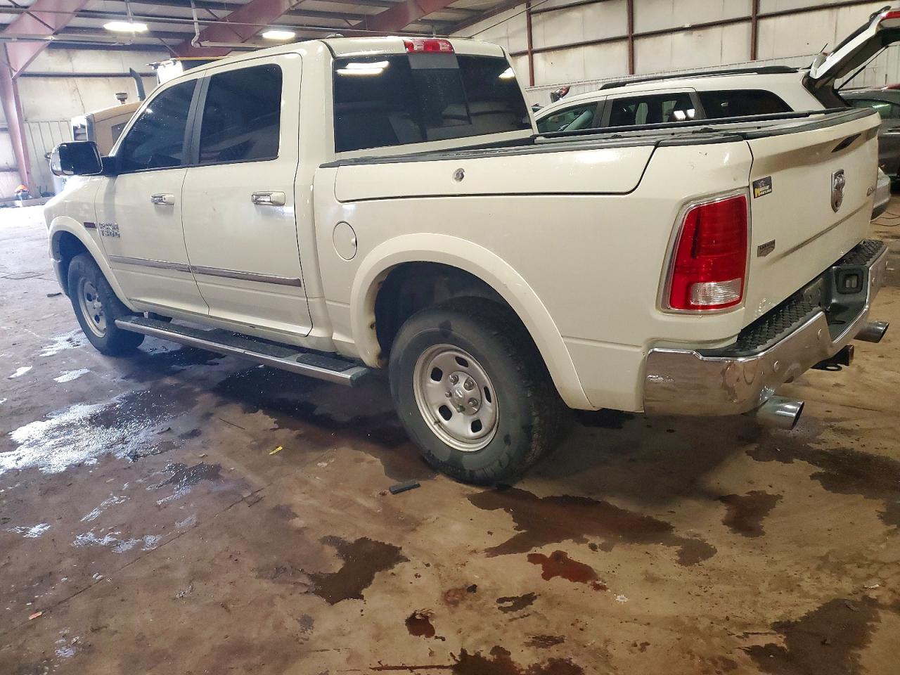2016 RAM 1500 LARAMIE photo 2