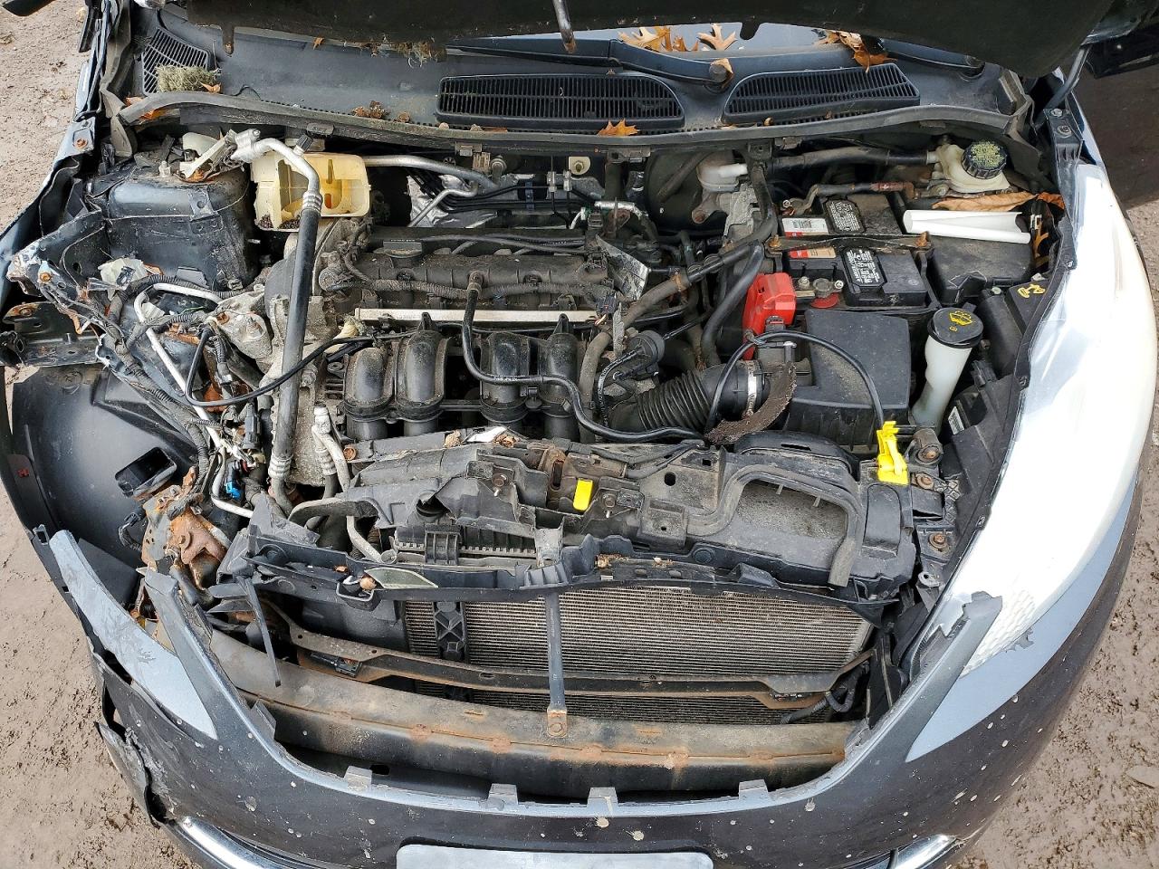 2011 FORD FIESTA SE photo 21