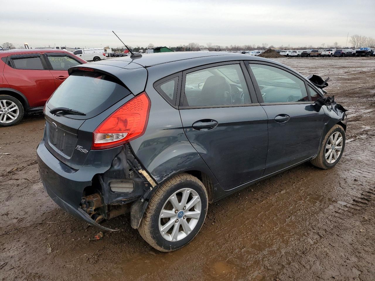 2011 FORD FIESTA SE photo 5