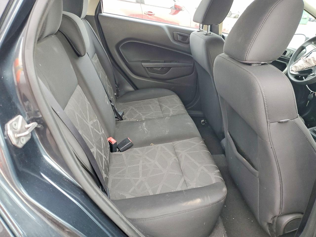 2011 FORD FIESTA SE photo 19