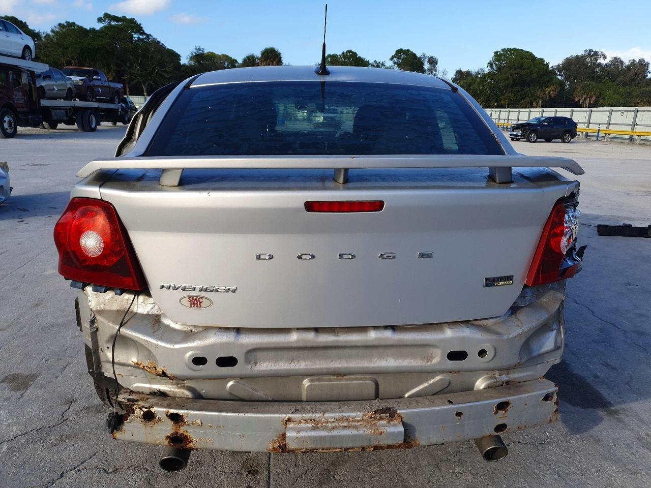 2011 DODGE AVENGER MAINSTREET photo 6