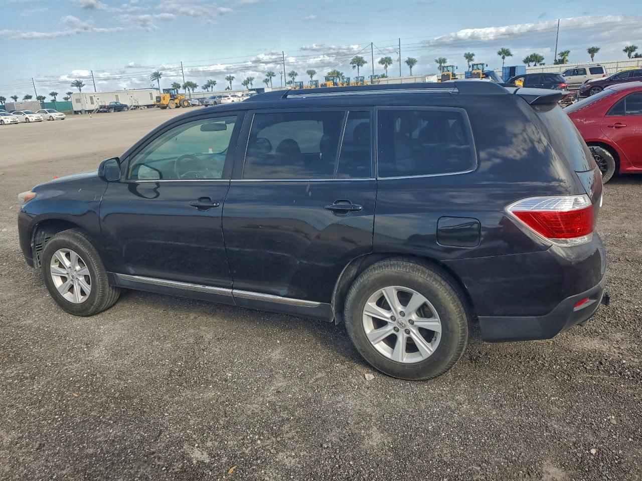 2012 TOYOTA HIGHLANDER BASE photo 2