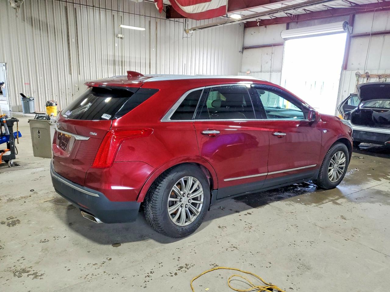 2017 CADILLAC XT5 LUXURY photo 3