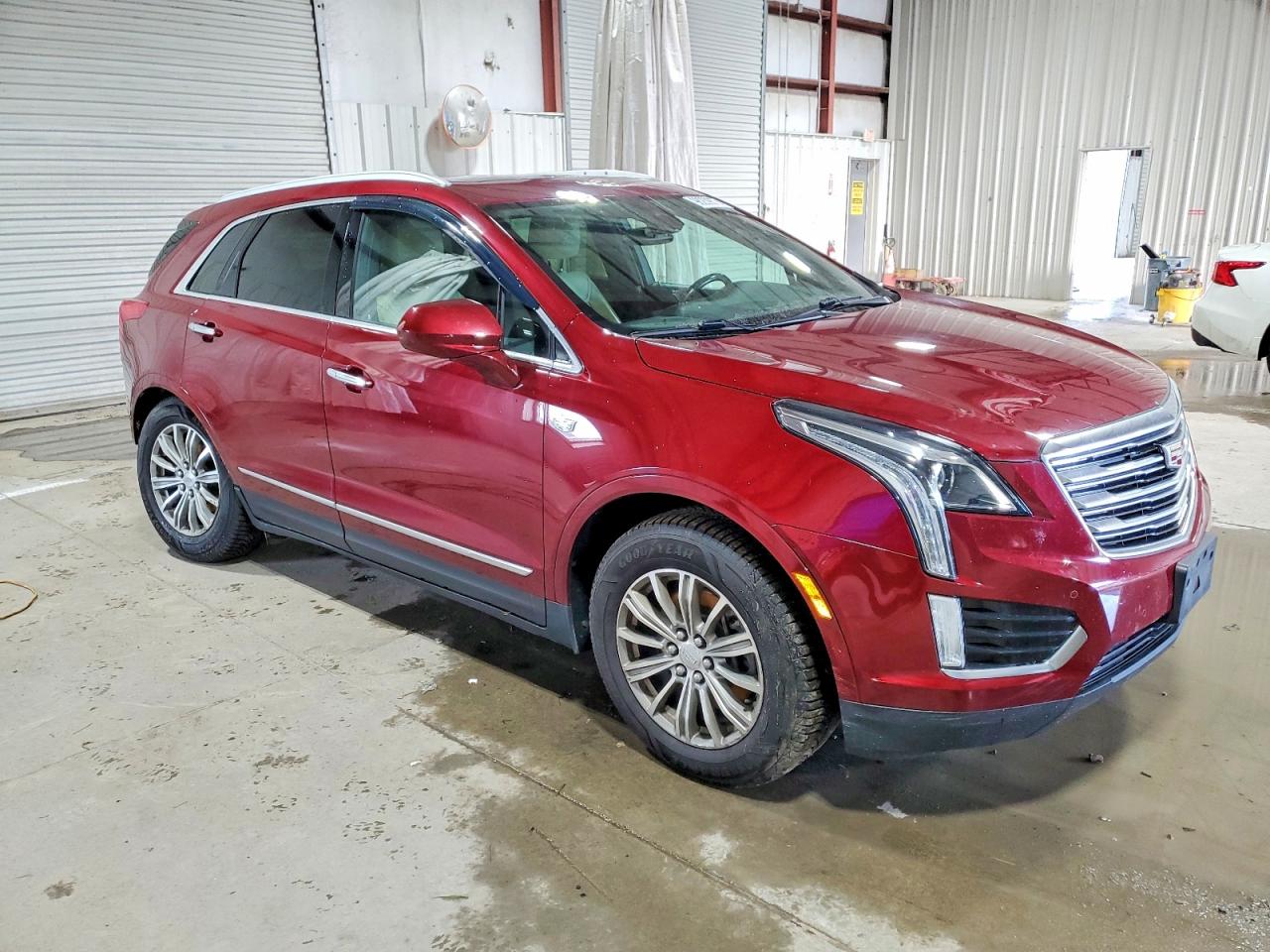 2017 CADILLAC XT5 LUXURY photo 4