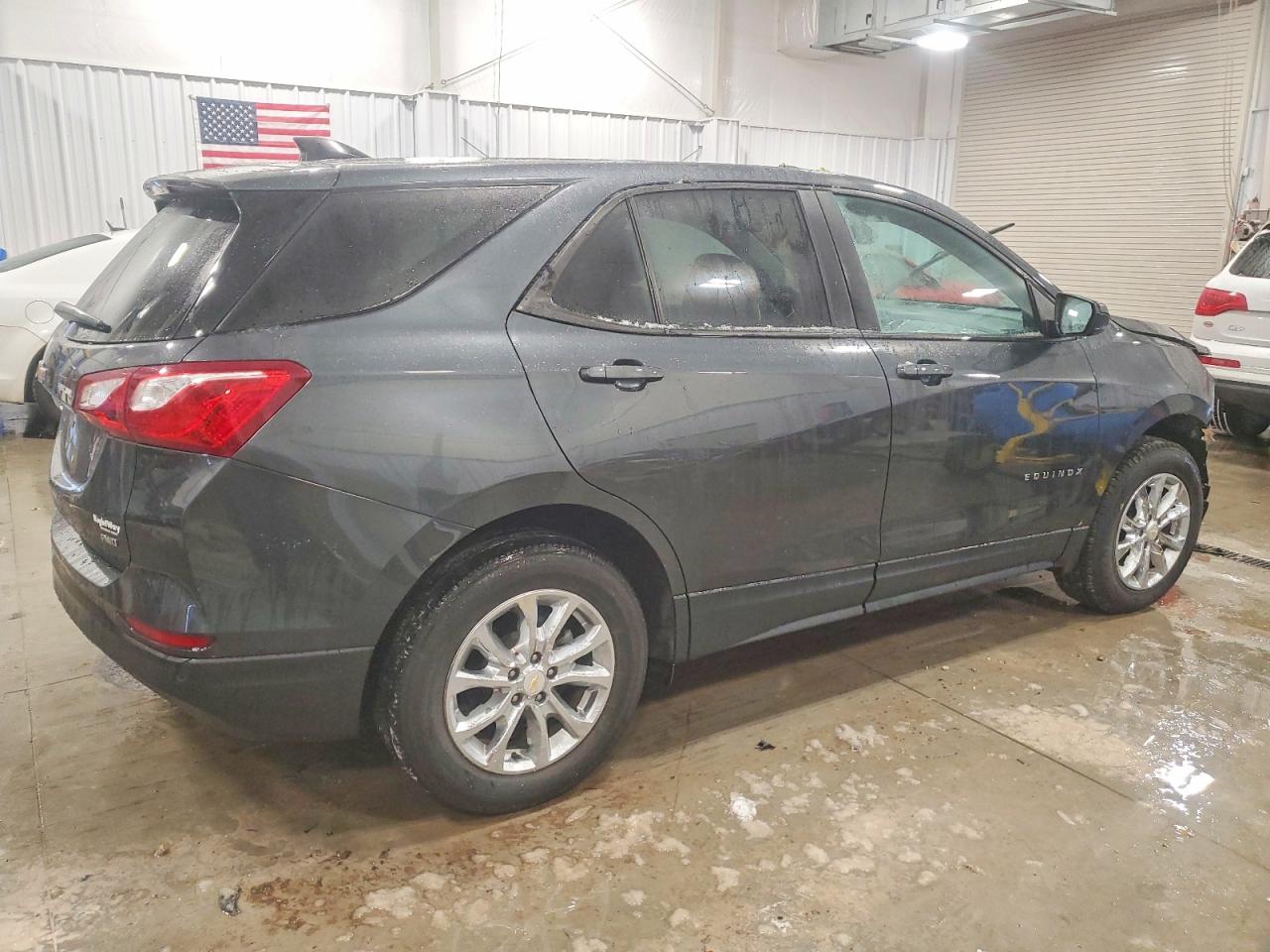 2020 CHEVROLET EQUINOX photo 3