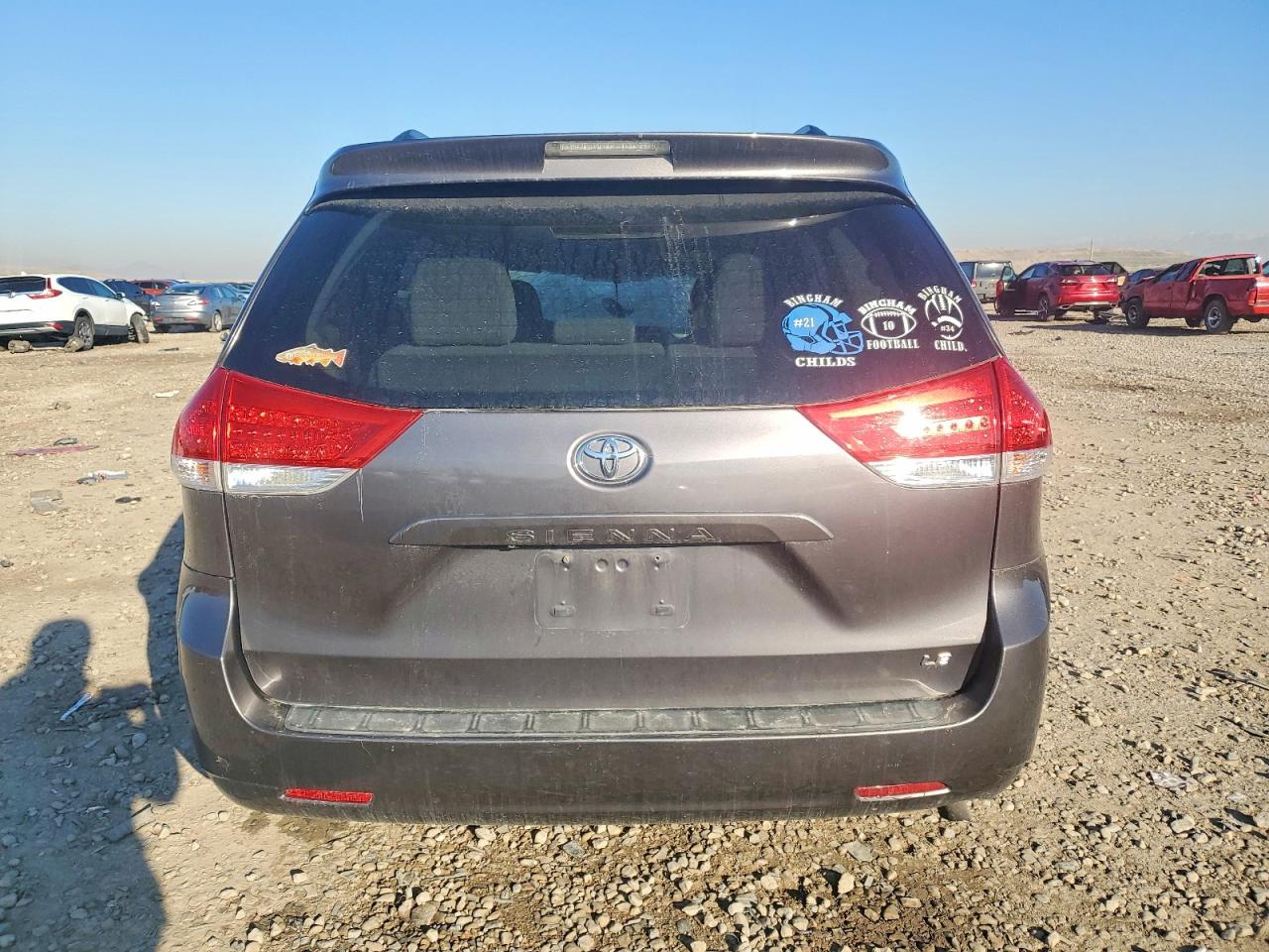 2013 TOYOTA SIENNA LE photo 6