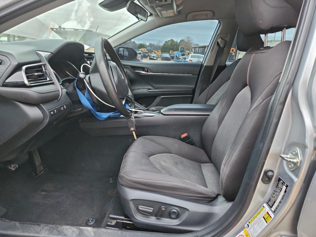 2019 TOYOTA CAMRY L photo 7