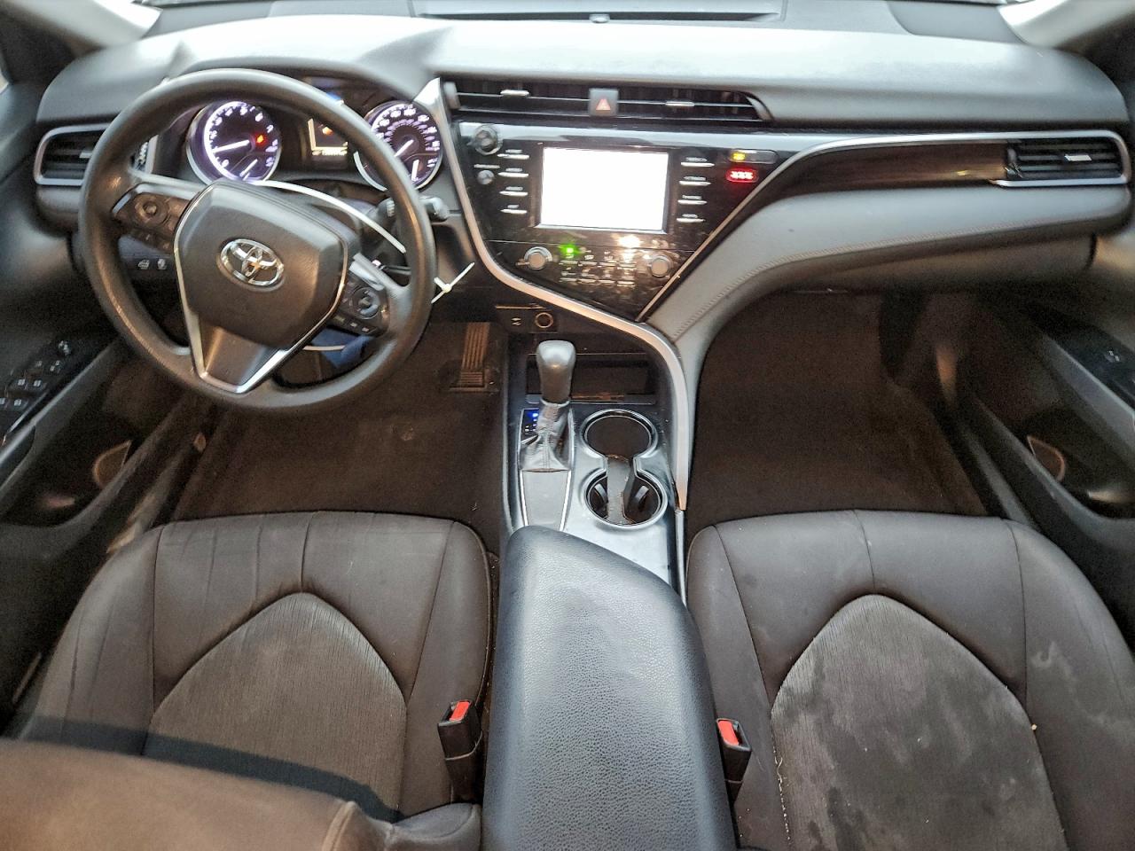 2019 TOYOTA CAMRY L photo 8