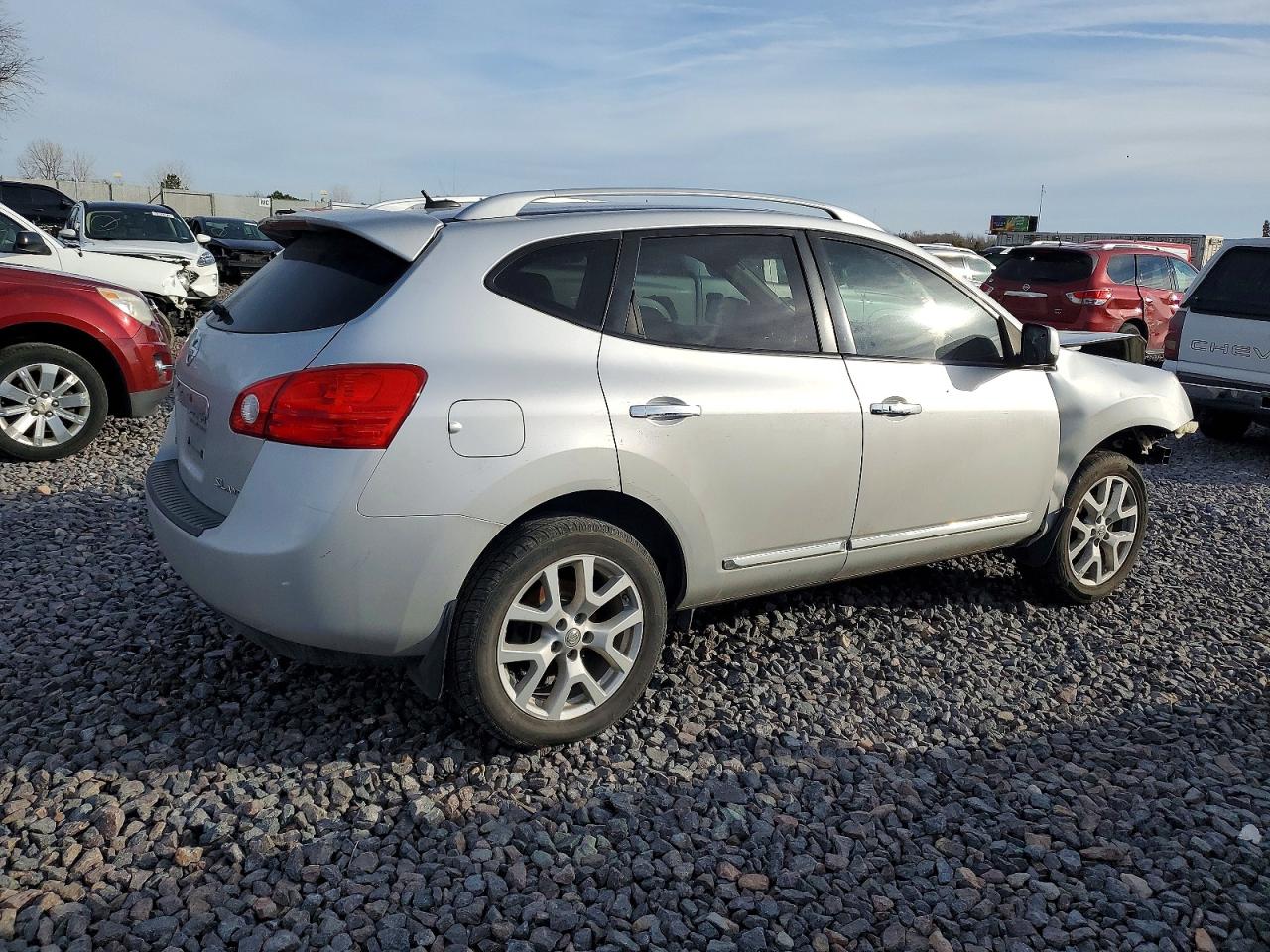 2013 NISSAN ROGUE S photo 3