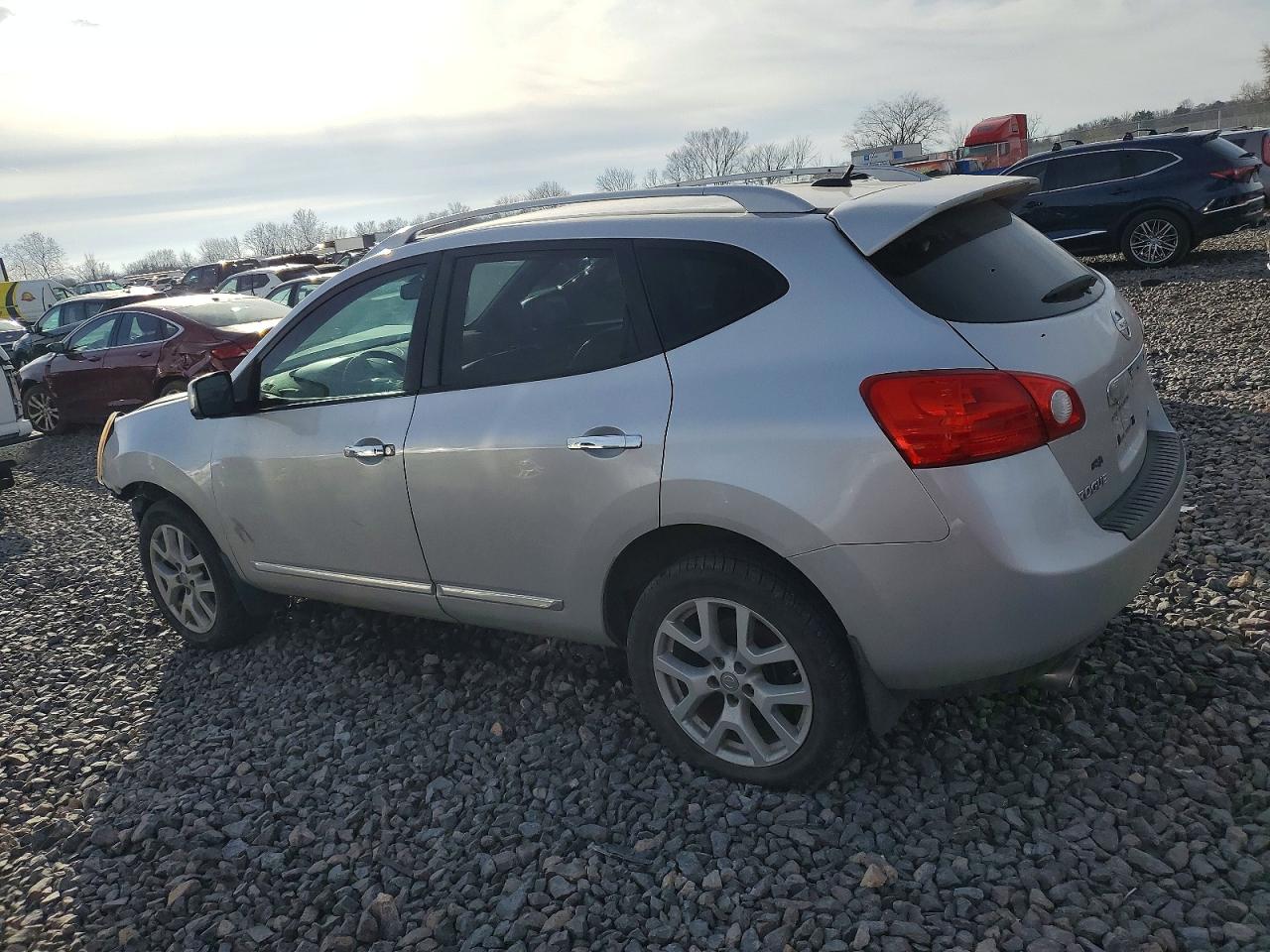 2013 NISSAN ROGUE S photo 2