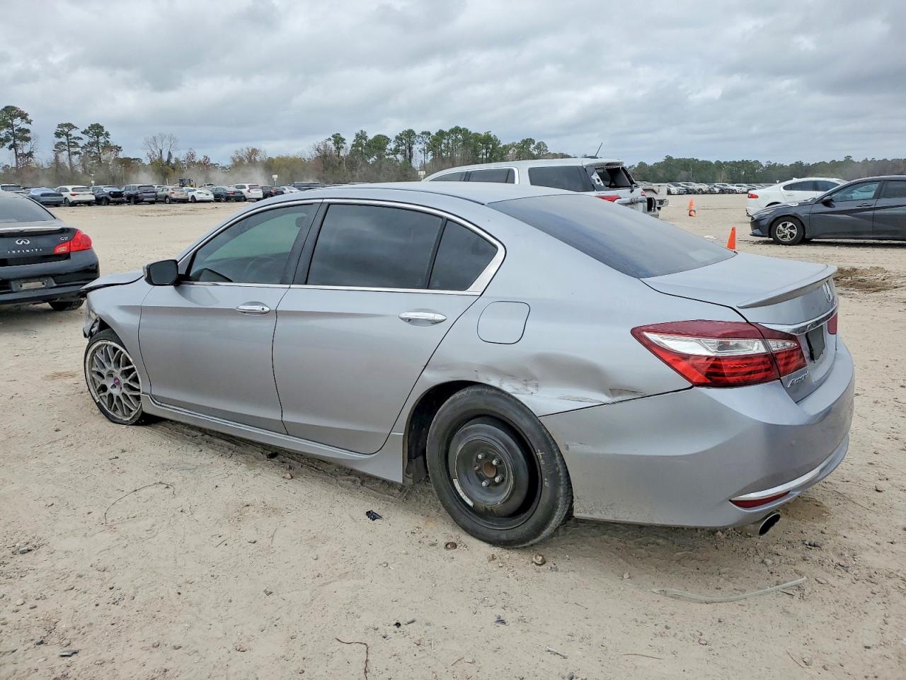 2017 HONDA ACCORD SPORT photo 2