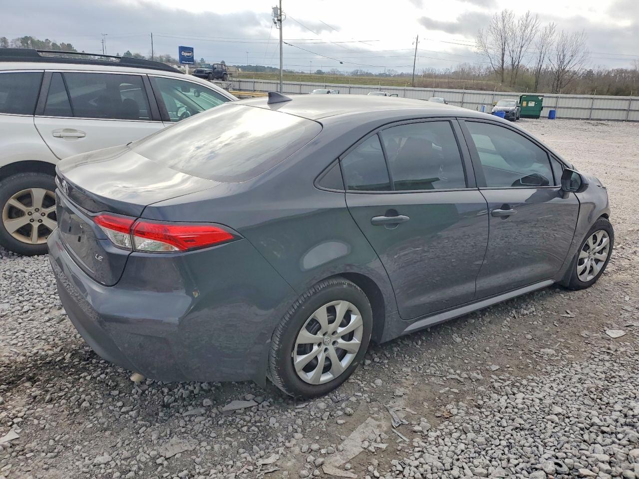 2025 TOYOTA COROLLA LE photo 3