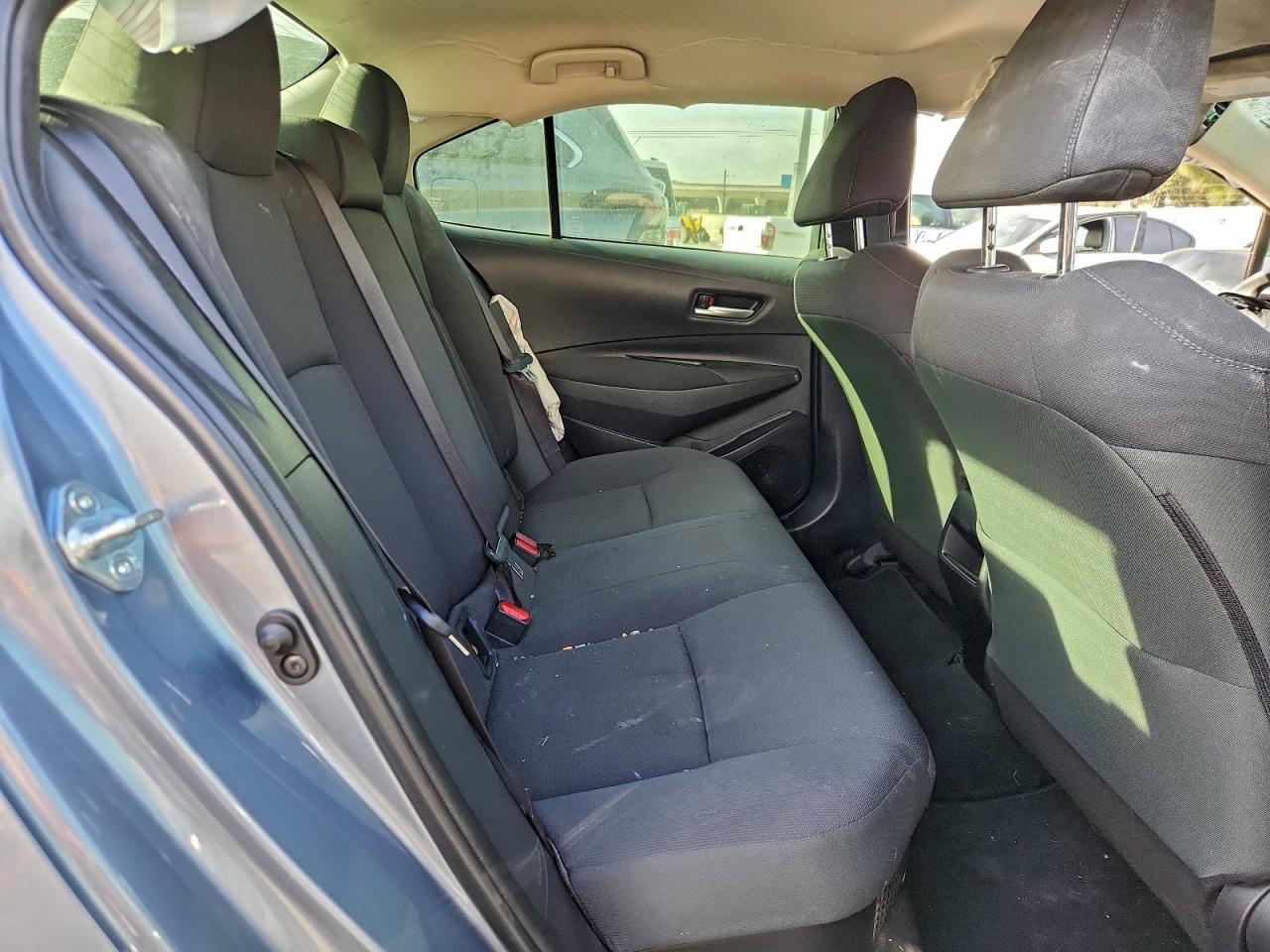 2021 TOYOTA COROLLA LE photo 10