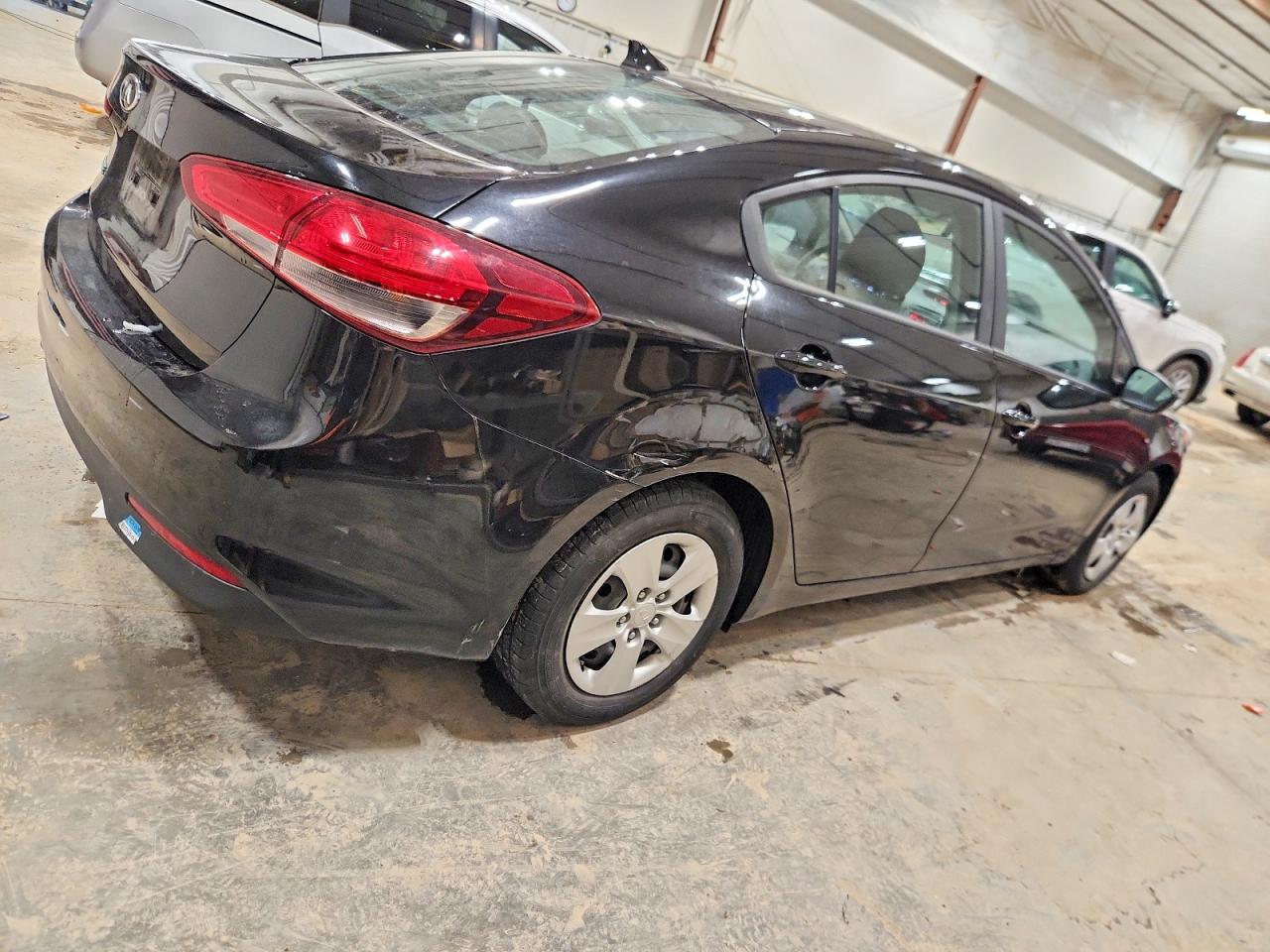 2017 KIA FORTE LX photo 3