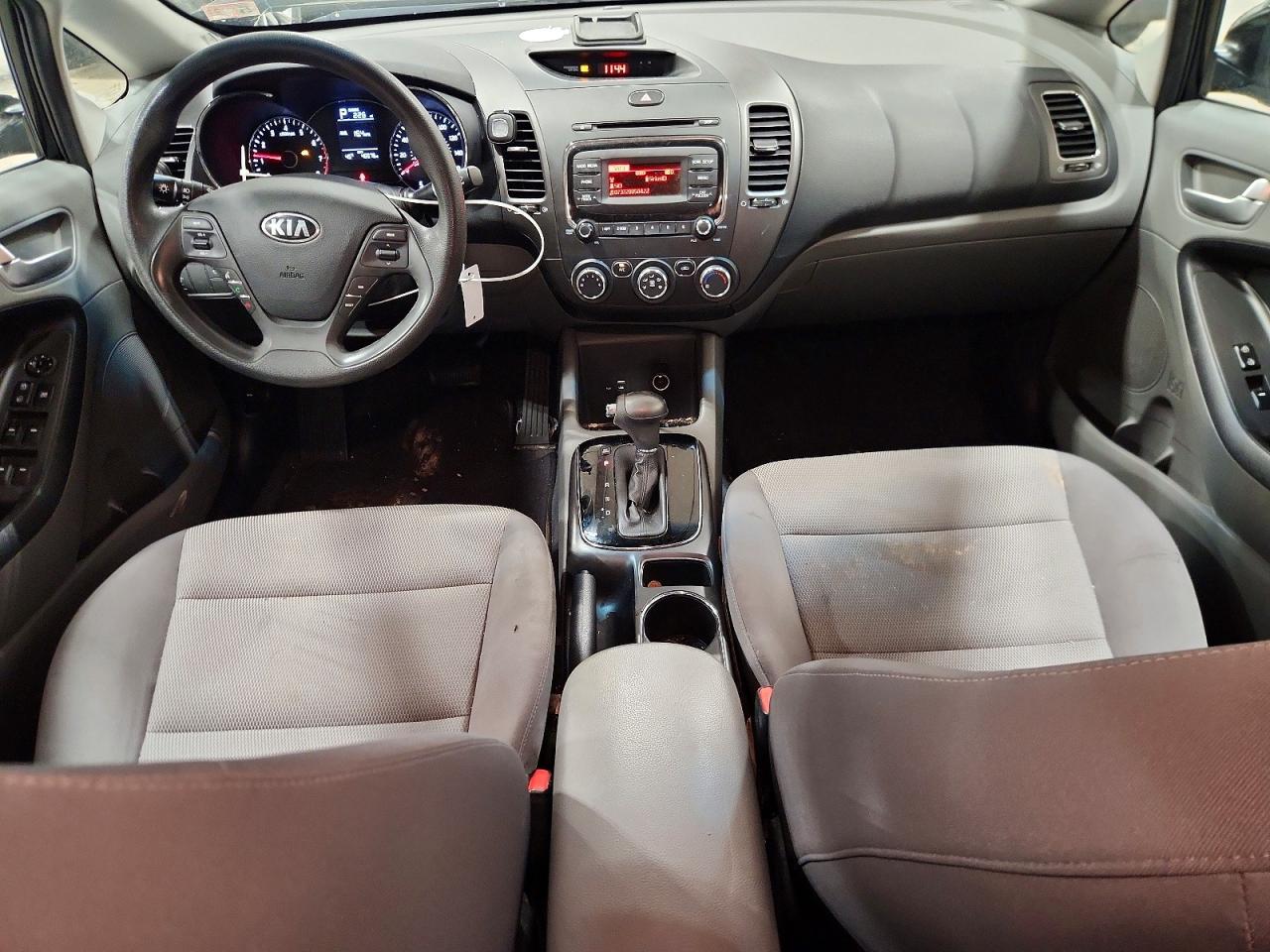 2017 KIA FORTE LX photo 8