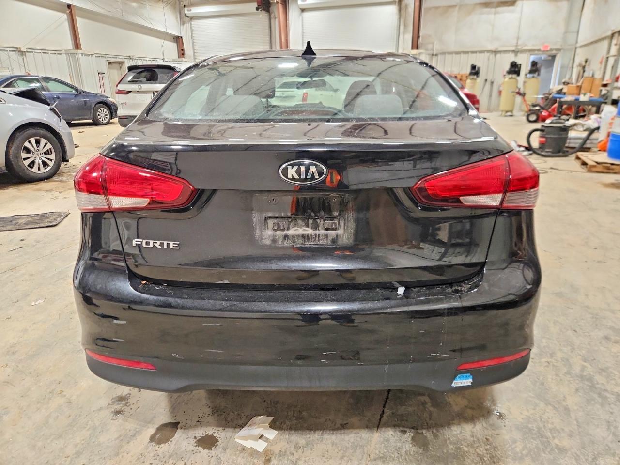 2017 KIA FORTE LX photo 6