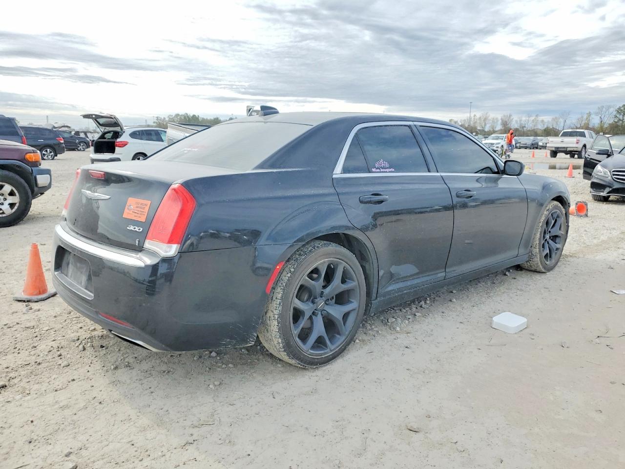 2015 CHRYSLER 300 LIMITED photo 3