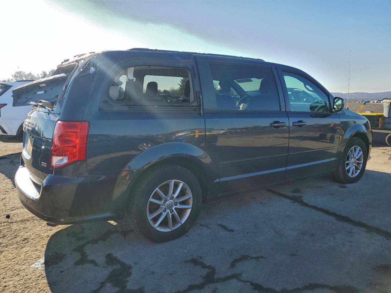 2013 DODGE GRAND CARAVAN SXT photo 3
