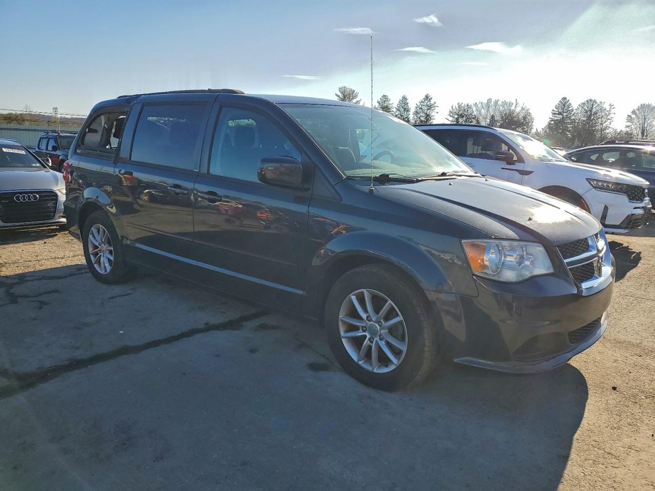 2013 DODGE GRAND CARAVAN SXT photo 4