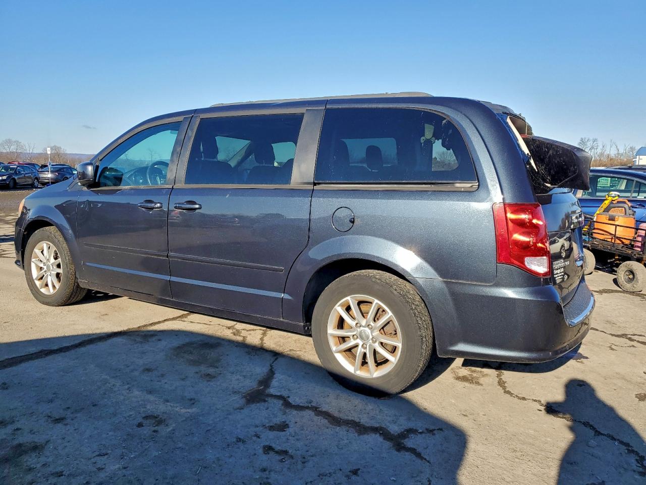 2013 DODGE GRAND CARAVAN SXT photo 2