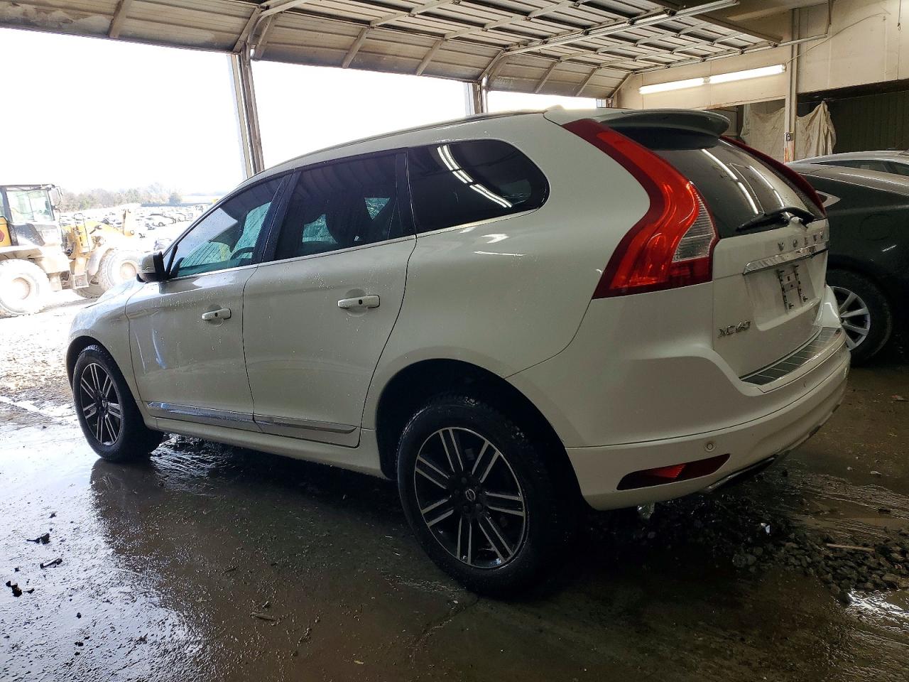 2016 VOLVO XC60 T5 PLATINUM photo 2