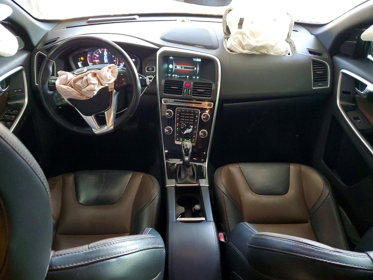 2016 VOLVO XC60 T5 PLATINUM photo 8