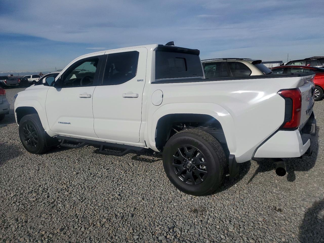 2025 TOYOTA TACOMA DOUBLE CAB photo 2