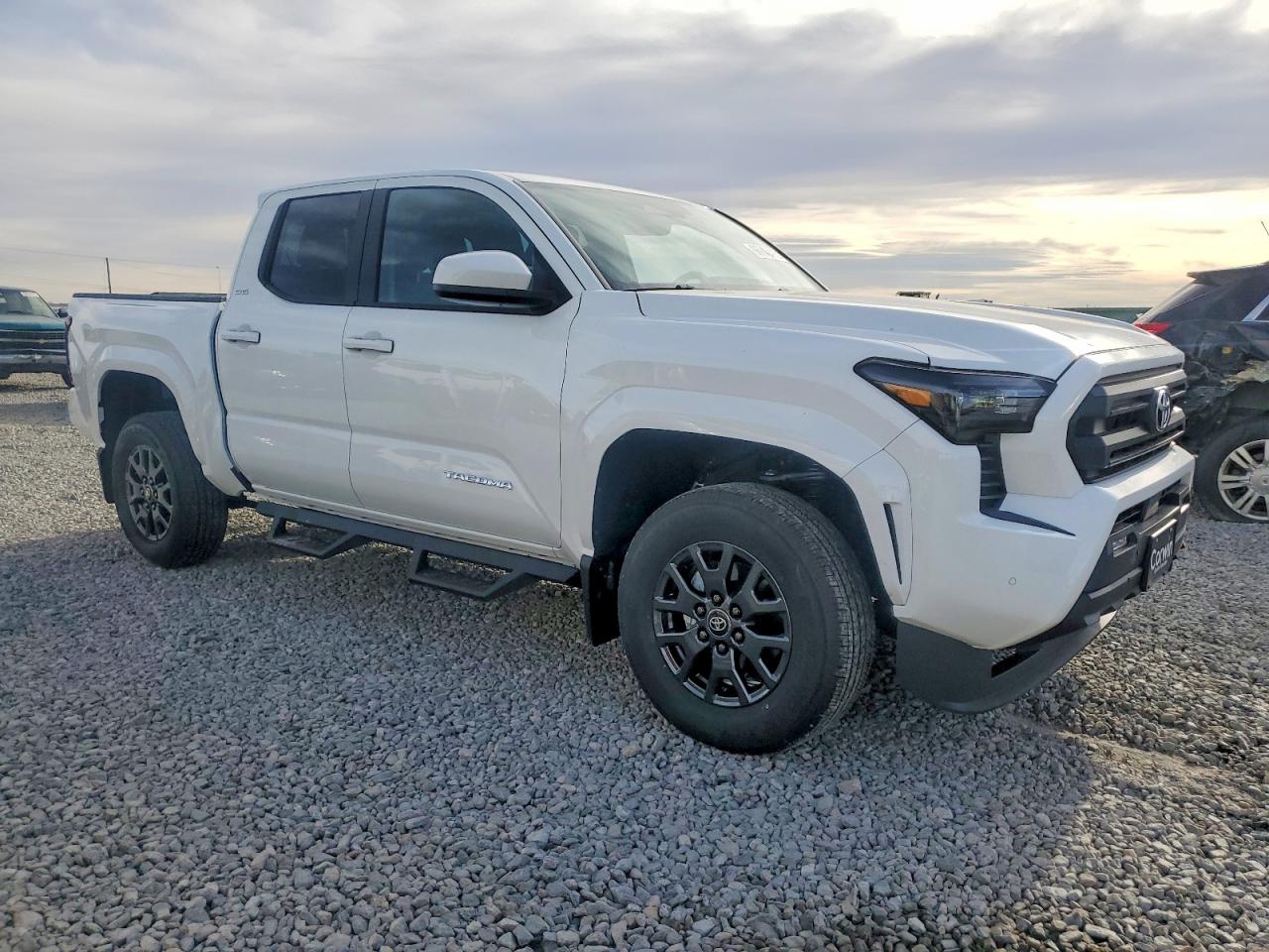 2025 TOYOTA TACOMA DOUBLE CAB photo 4