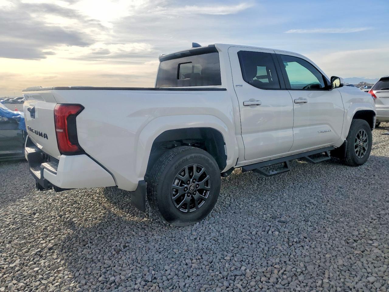 2025 TOYOTA TACOMA DOUBLE CAB photo 3