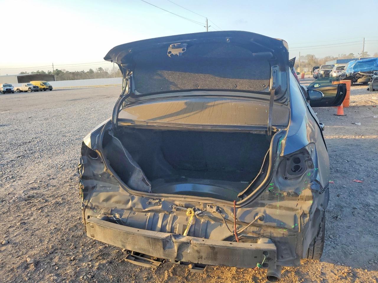 2014 TOYOTA COROLLA L photo 6