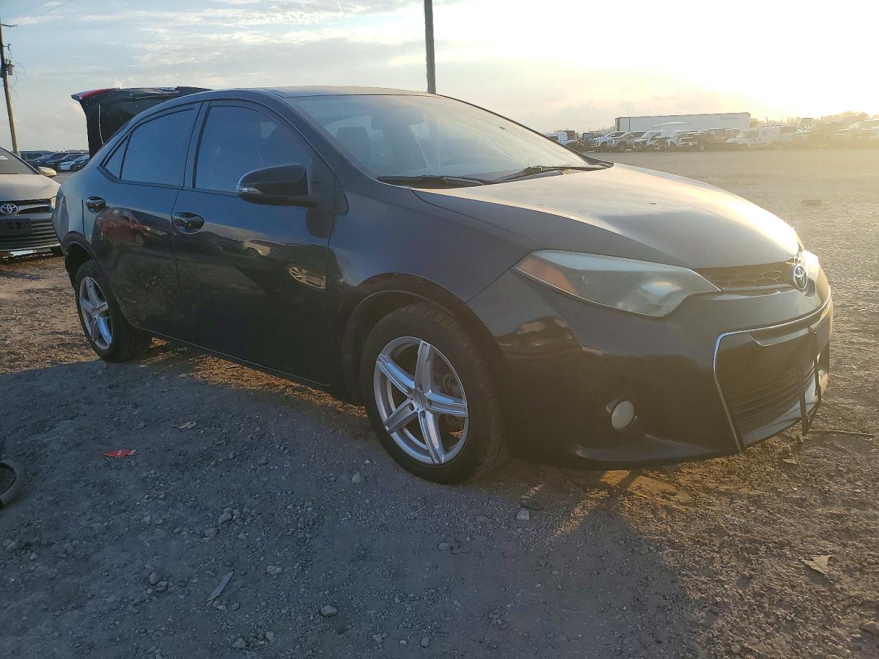 2014 TOYOTA COROLLA L photo 4