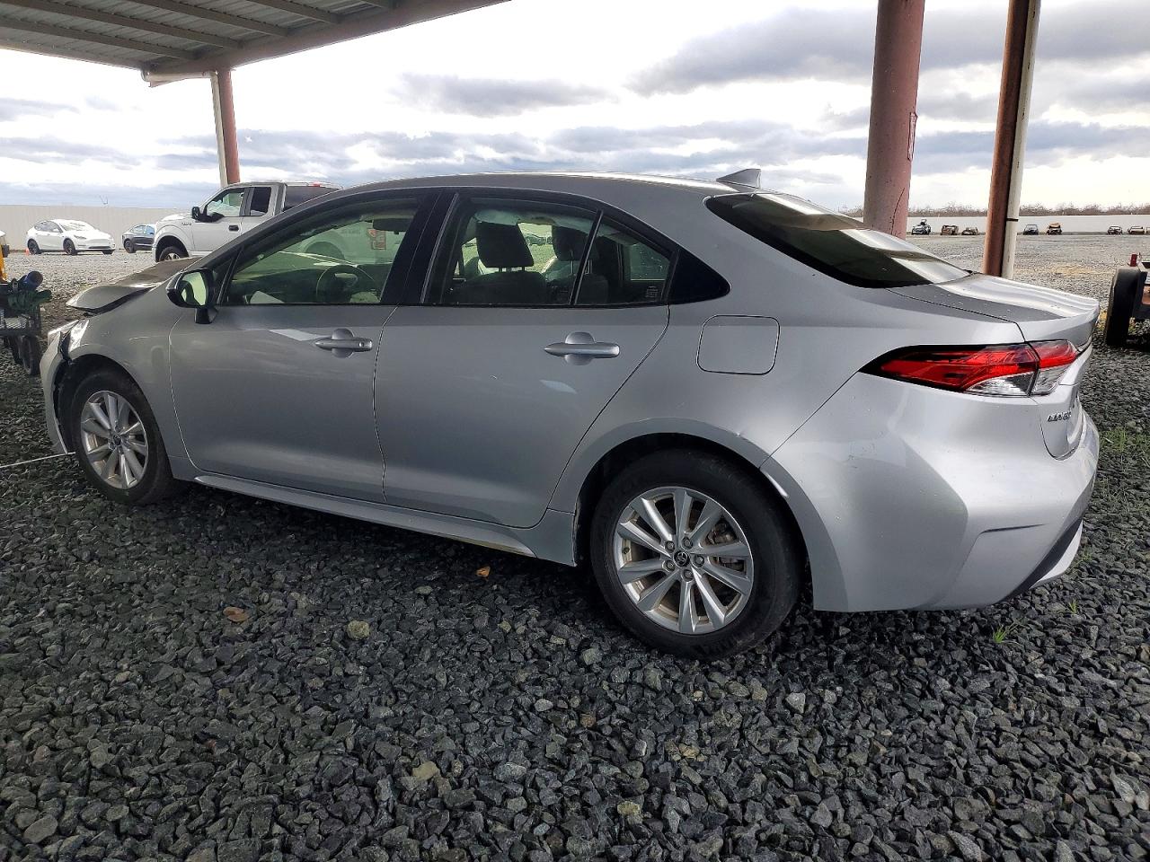 2023 TOYOTA COROLLA LE photo 2