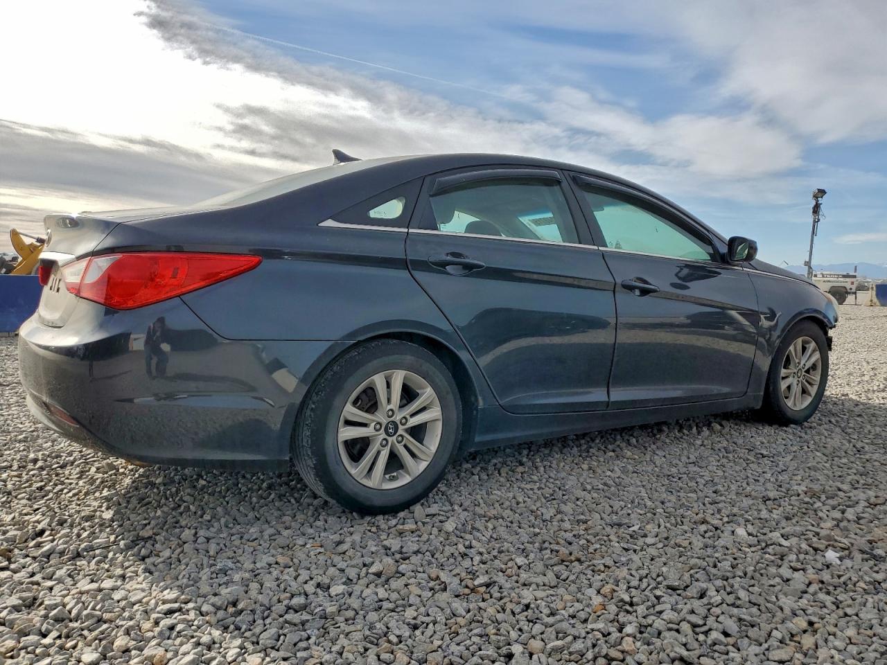 2011 HYUNDAI SONATA GLS photo 3