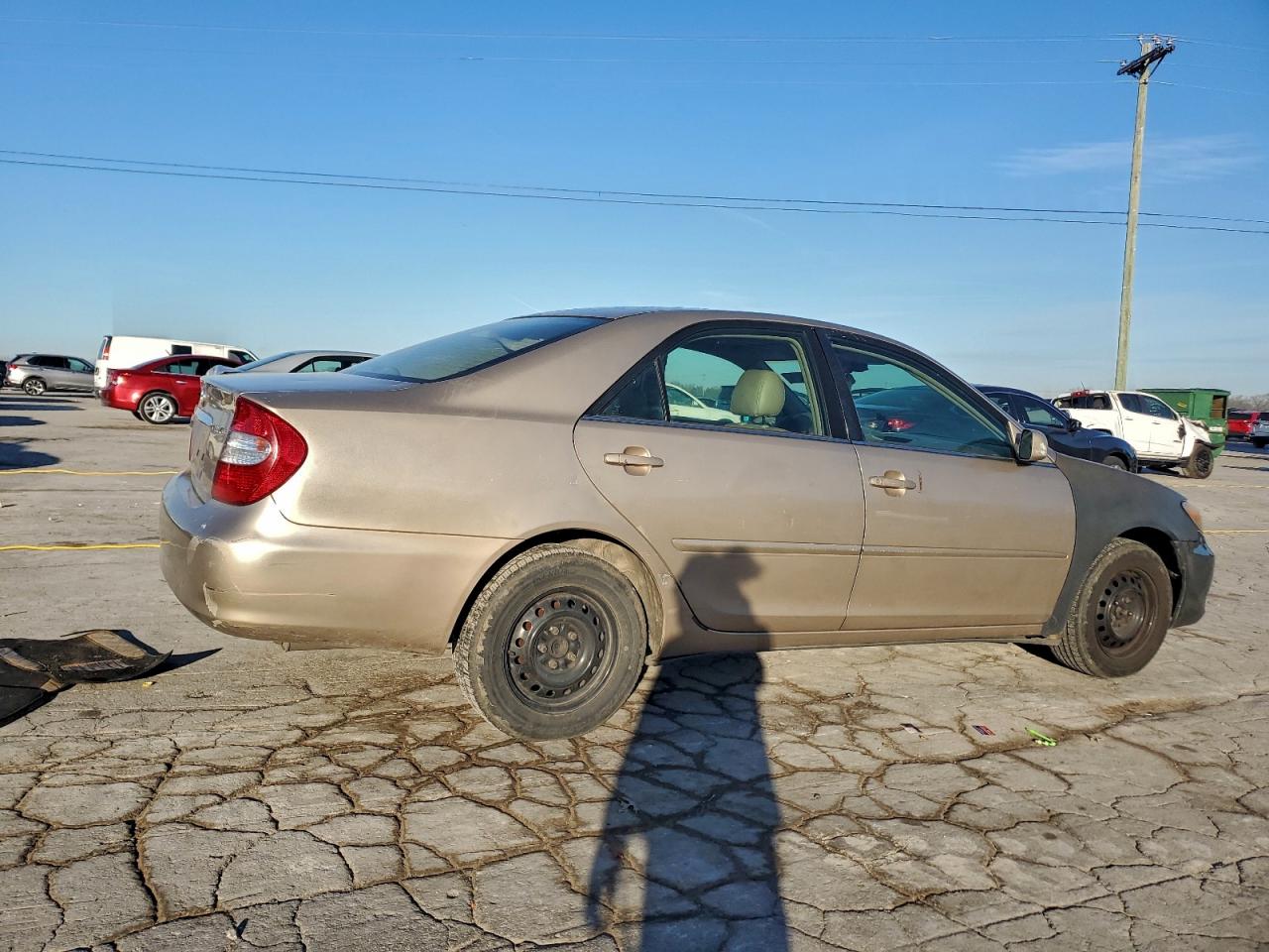 2003 TOYOTA CAMRY LE photo 3