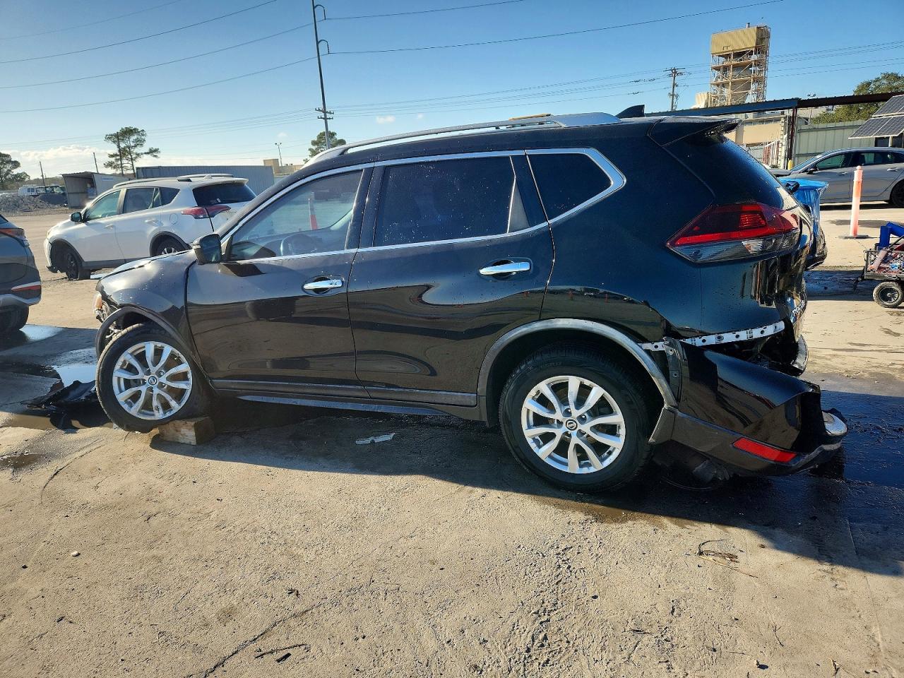 2018 NISSAN ROGUE S photo 3