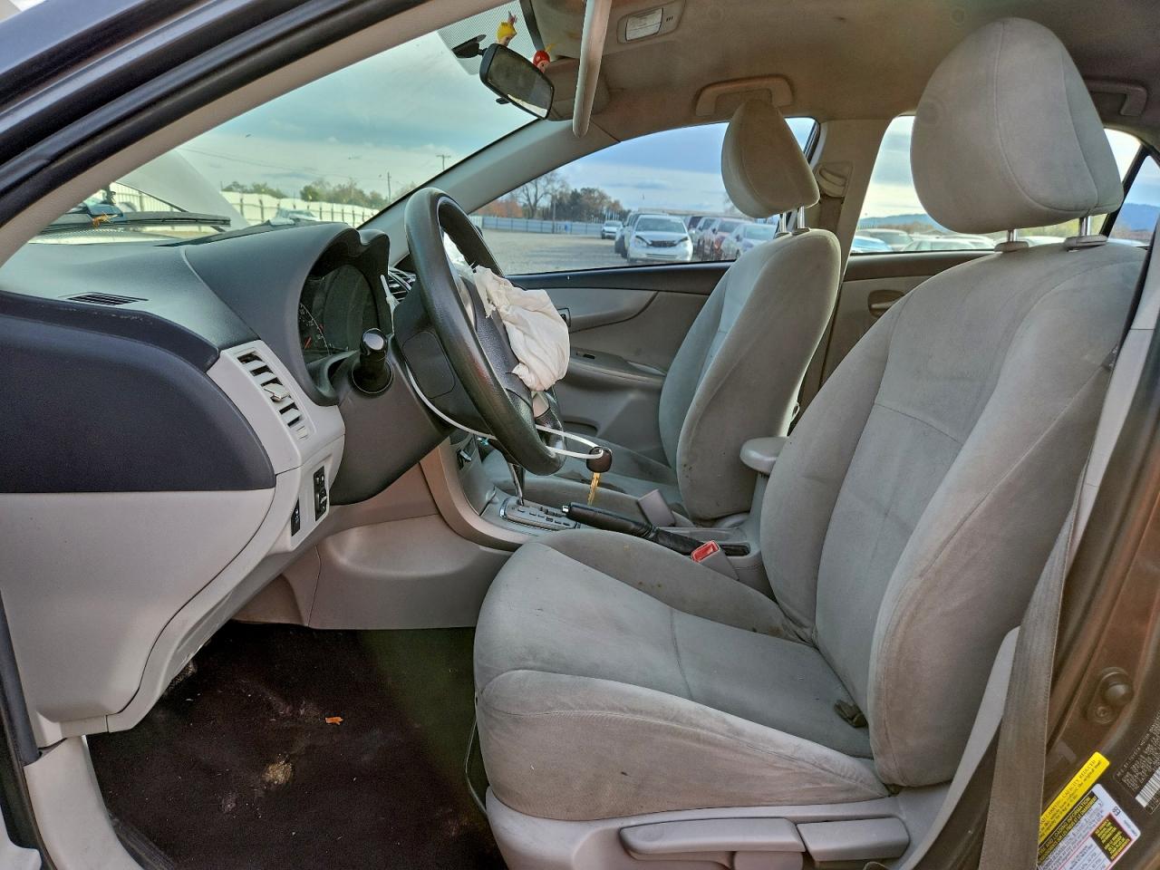 2011 TOYOTA COROLLA BASE photo 13